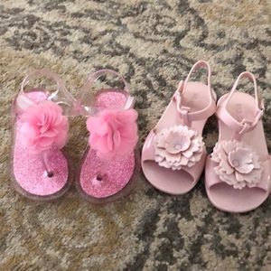 Bundle of 2 pink jelly sandals with flower details